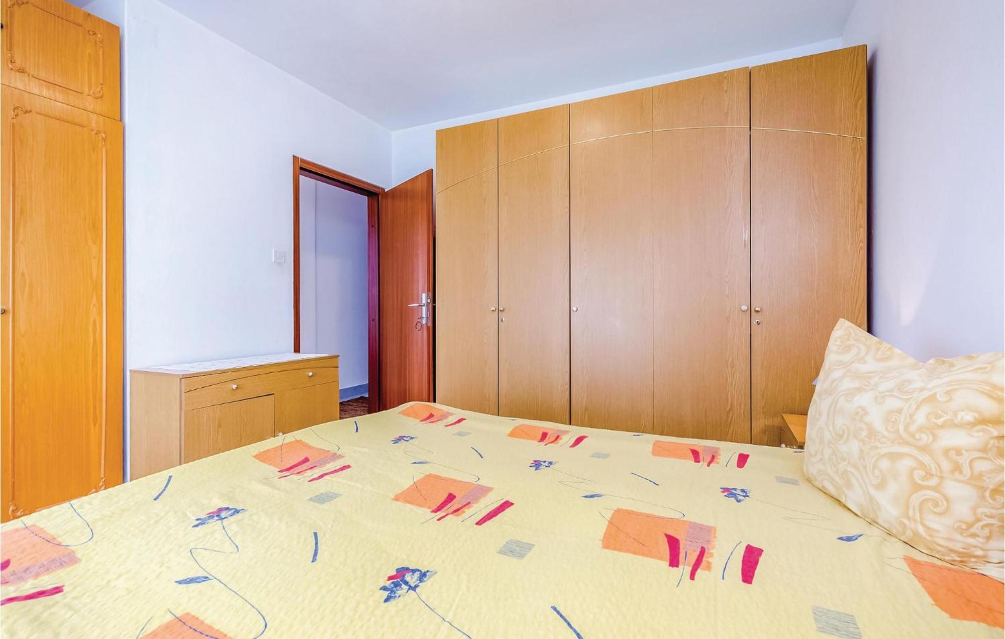Beautiful Apartment In Нови-Винодолски Экстерьер фото