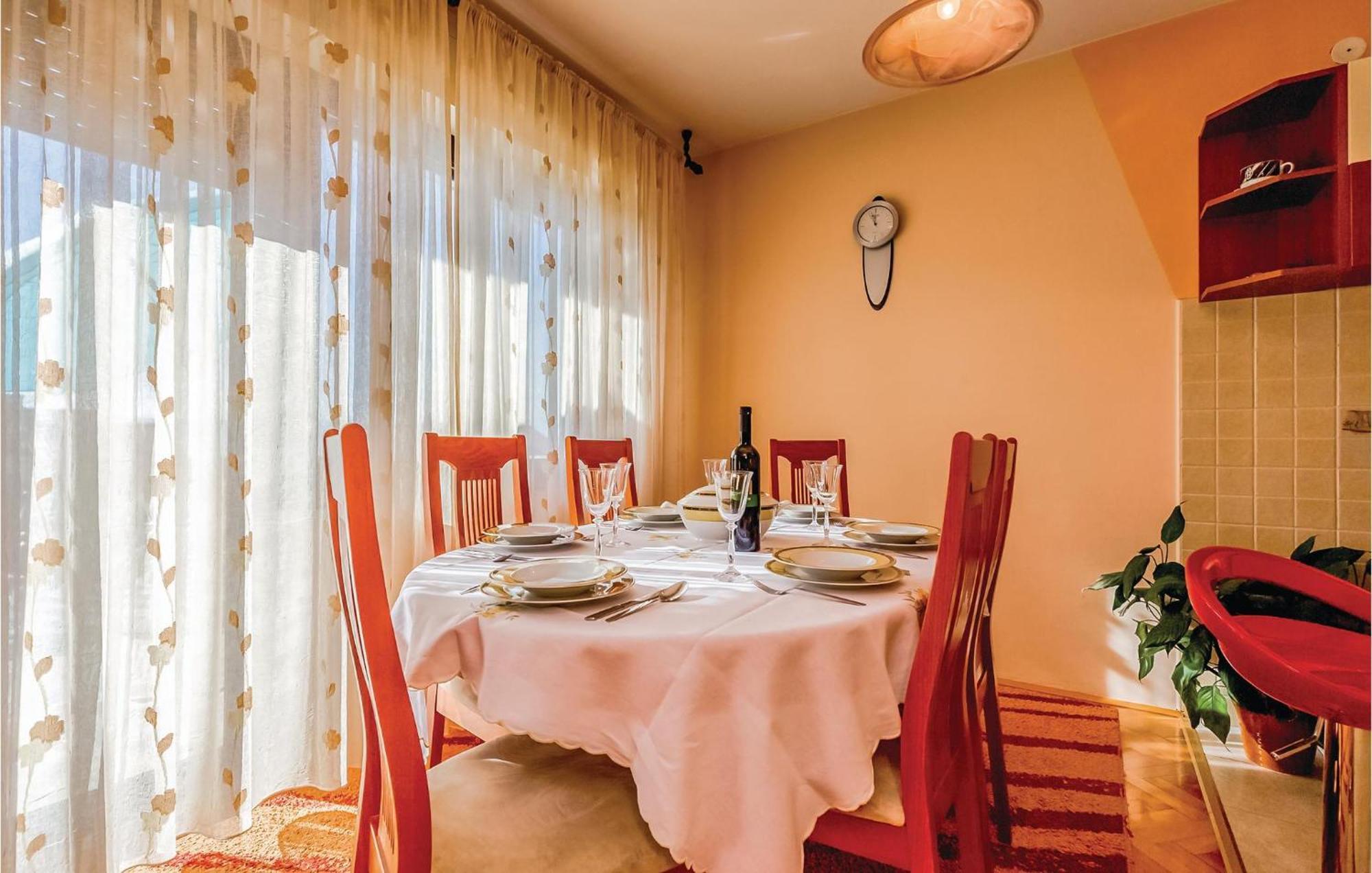 Beautiful Apartment In Нови-Винодолски Экстерьер фото